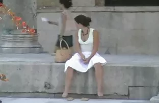 XXX ब्रा में अपने पति को चूसा और शुक्राणु निगल लिया