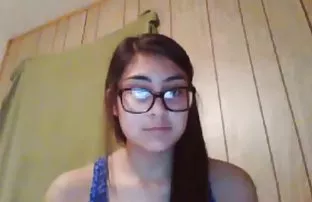 XXX एशियाई सो रहे एक छोटे से सदस्य को मार दिया