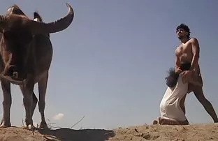 XXX बस्टी मिल्फ एक झटका बंद द्वारा हस्तमैथुन