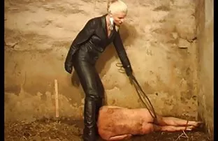 XXX अपने पिता को चोदने के दौरान बेटी को मुश्किल से नींद आती है