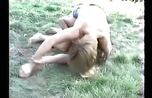 XXX शावर में बड़े स्तन के साथ लड़की