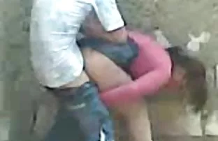 XXX पागल नौकरानियों के साथ समूह पोर्न