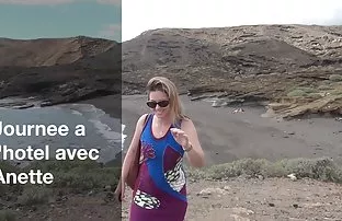 XXX गुलाबी अंडरवियर में शांत गड़बड़ टिनी