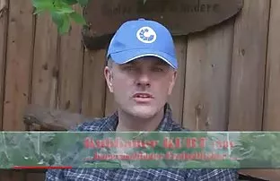 XXX लोगों का ध्यान दिए बिना लिफ्ट में चूसता है