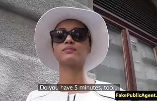 XXX वेट्रेस को बार सर्किल करें