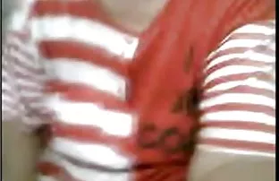 XXX किशोर लड़की ने एक बड़ा डिक पकड़ा