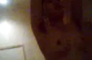 XXX दो गर्म लड़कियां मुर्गा चूसना