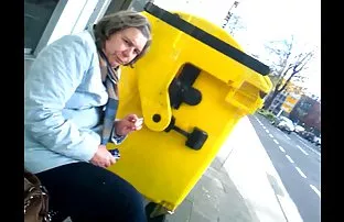 XXX नीग्रो ने दो सफेद चूजों को उठाया