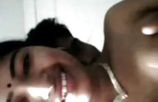 XXX नुकीले अंदाज में पंच टैटू