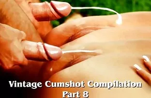 XXX पेरिस्कोप में सुंदर स्तन दिखाए