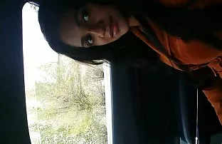 XXX अपने घर में पड़ोसी की बेटी को चोदता है