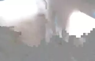 XXX मॉम अपनी बेटियों को प्यूरी देती हैं