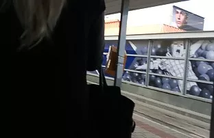 XXX प्रकृति में कार में रूसी गुदा सेक्स