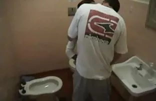 XXX बड़े स्तन मम्मी पर सिल दिया