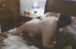 XXX भाई ने बहन को हस्तमैथुन करते पकड़ा और उसे चोदा