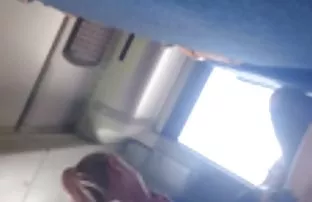 XXX बेटों ने मां के साथ बलात्कार किया स्टॉकिंग्स में